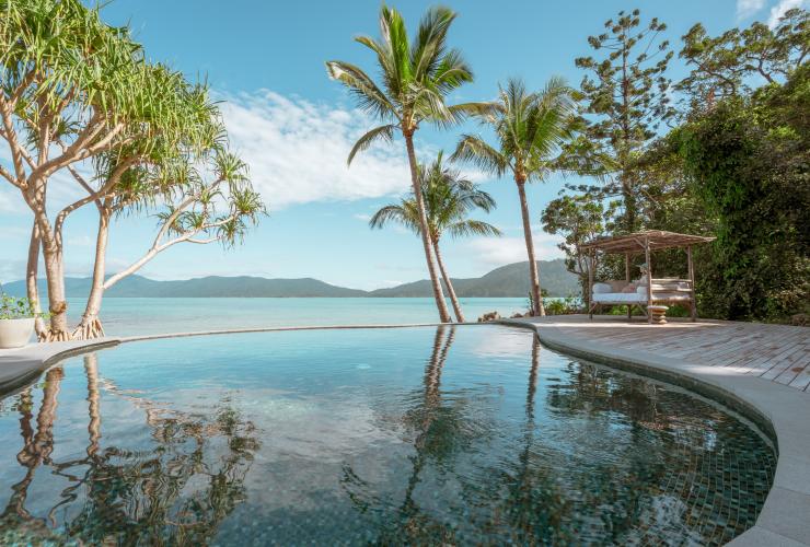 View of ocean from pool area of Elysian Retreat in the Whitsunday Islands © Elysian Retreat/Nathan White View of ocean from pool area of Elysian Retreat in the Whitsunday Islands © Elysian Retreat/Nathan White